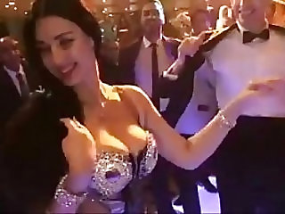free video gallery sofinar-safinaz-hot-belly-dancer-huge-tits-boobs-european